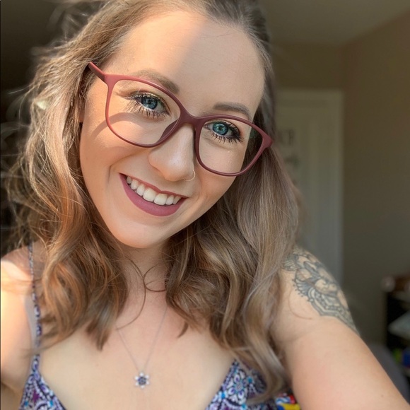 Meet your Posher, Cassidy - Picture 1 of 1